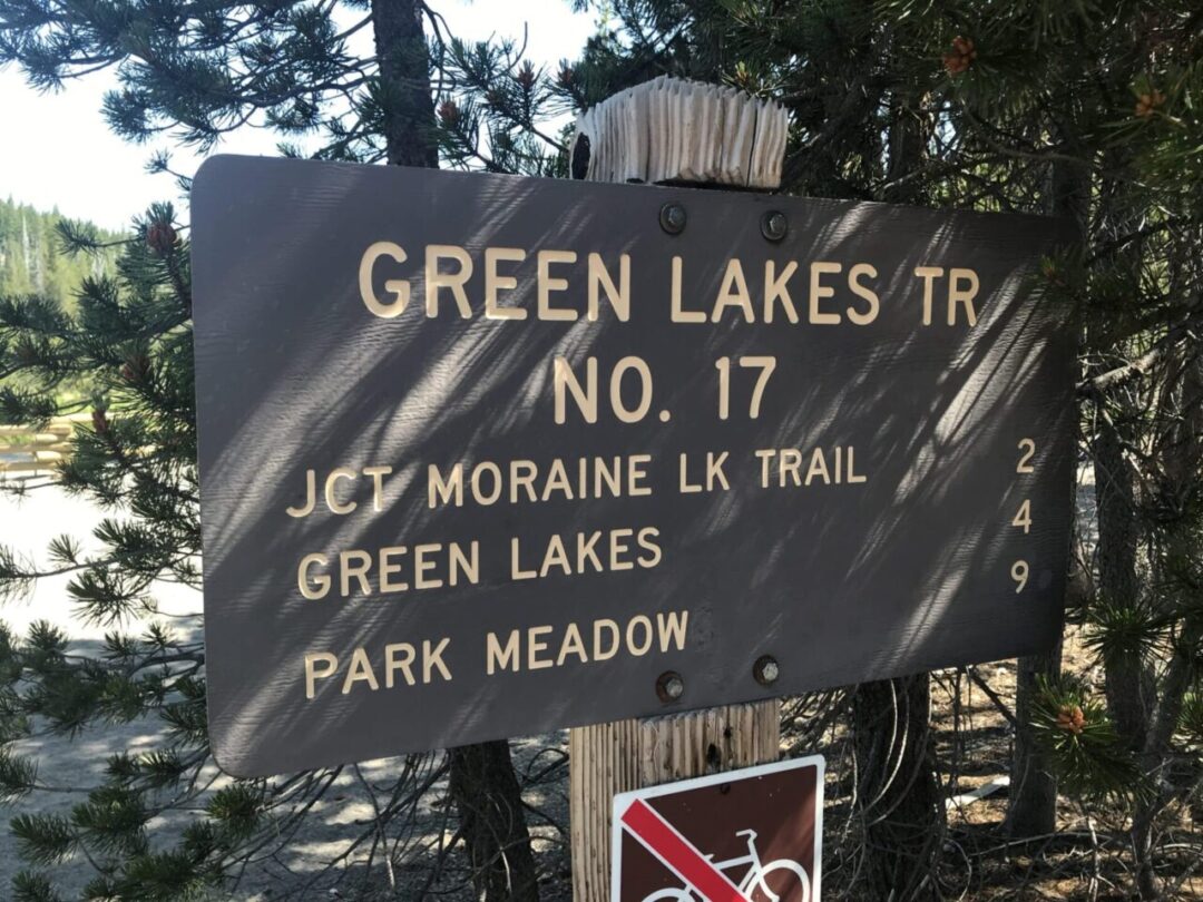 Green Lakes Hike Trailhead