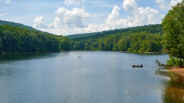 Boating Hunting Creek Lake02