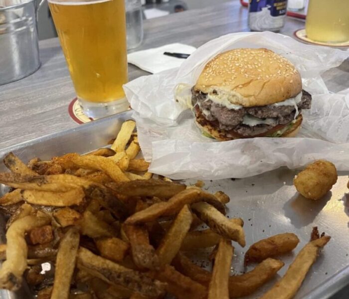 Garage-Restaurant-Burger-Beer