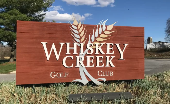 Whiskey-Creek-Golf-Club-sign-scaled